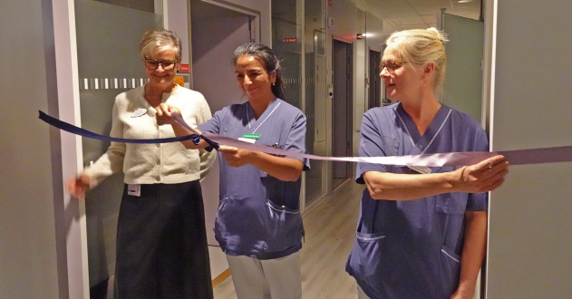 Kerstin Pålsson, Maricela Poblete Aliaga och Elisabeth Kämpe vid nyinvigning av Akademiskt specialistcentrum 2024-10-11. Foto: Marie Kristensson, Stockholms läns sjukvårdsområde.